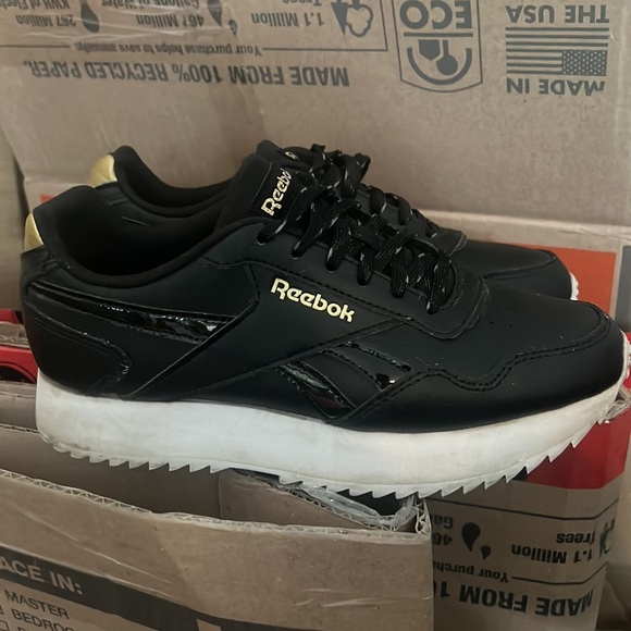 Reebok Runners - Picture 2 of 4